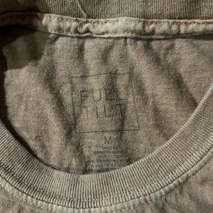 Slightly oversized graphic tee!